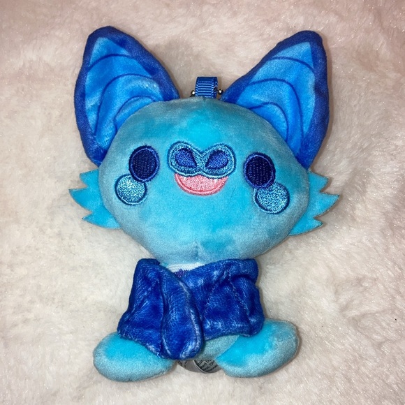 Blueberry fruit bat plush hanger - Picture 2 of 5